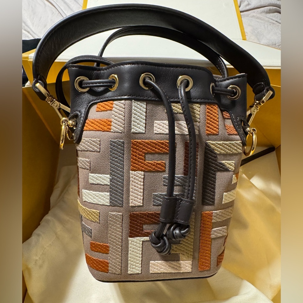 FENDI Mon Tresor Mini FF logo bucket bag w/dust bag and box